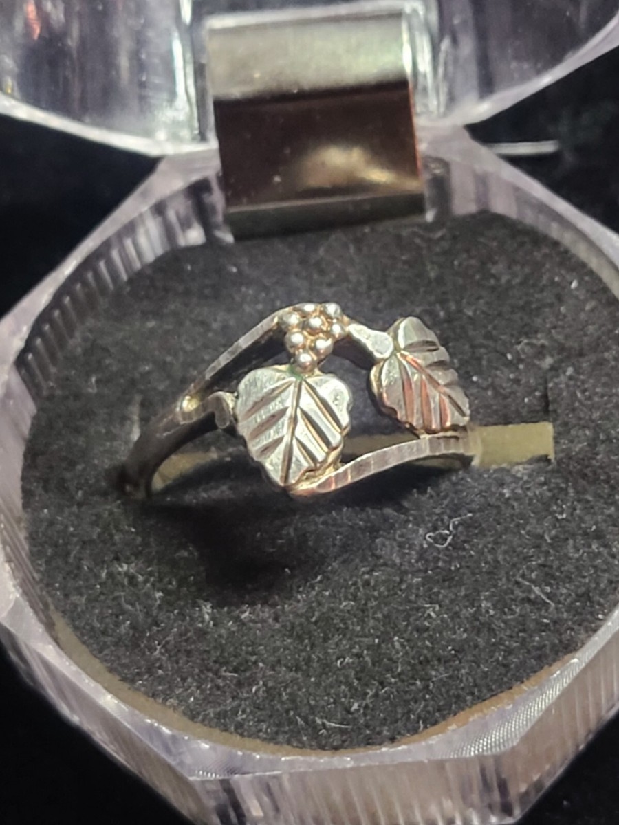 Beautifully Detailed Sterling Silver Vine Ring Beautifully Detailed Sterling Silver Vine Ring