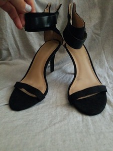zara black heels with ankle strap