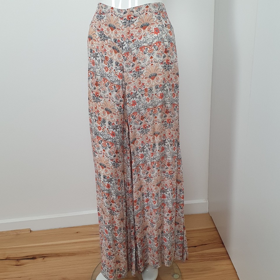 Tigerlily Pants Size 8-10 Wide Leg Palazzo Culottes Style Boho Floral Print