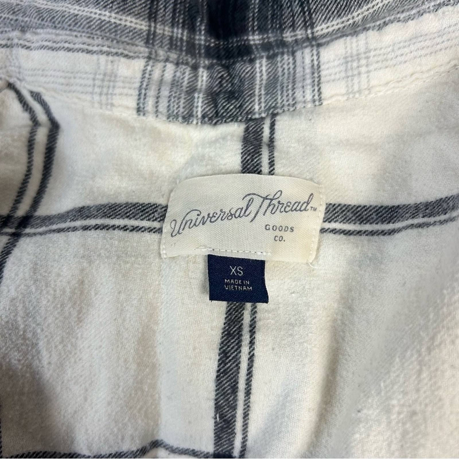 Universal Thread Double Plaid Button Down Longsle… - image 6