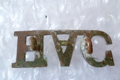HAC TITLE HONOURABLE ARTILLERY COMPANY SHOULDER TITLE BRASS ANTIQUE ORG 1 PCS - Picture 2 of 2