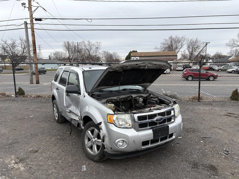 Used Left Headlight Assembly fits: 2009 Ford Escape clear background Left Grade - Image 3 of 4