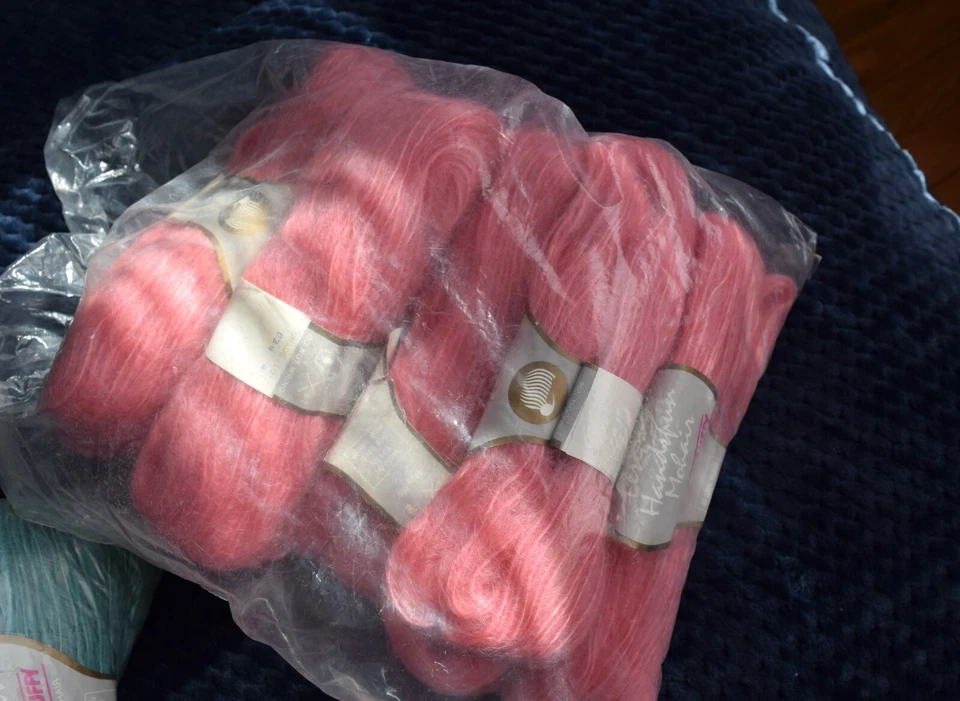 Lote de 7 HANKS LESOTHO HANDSPUN 85-100% MOHAIR Rosa 50g/140 m CADA - Imagem 4 de 4