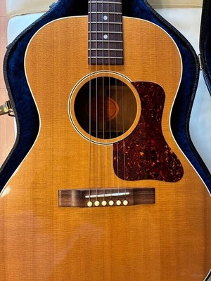 2000 Gibson L-00 Natural Acoustic Guitar W/Hard Case Sipping From
