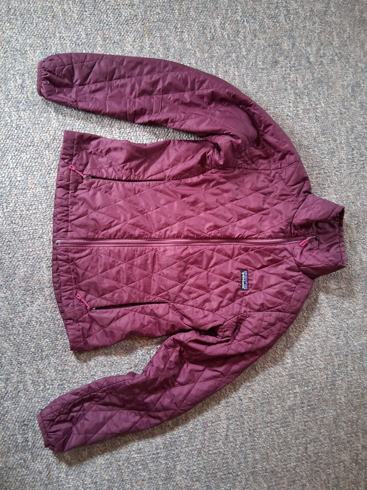 Women's Patagonia puff jacket. Burgundy size XS