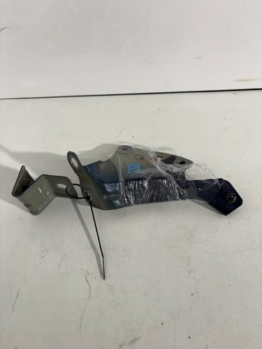 VW Golf VIII Kombi 2.0 TDI Kotflügelhalter links 5H0821136 5H0821983 ORIGINAL