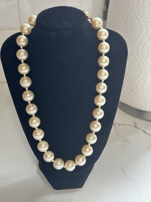 Monet Beaded Imitation Pearl Necklace White Lobster Closure 19'' Fashion Jewelry