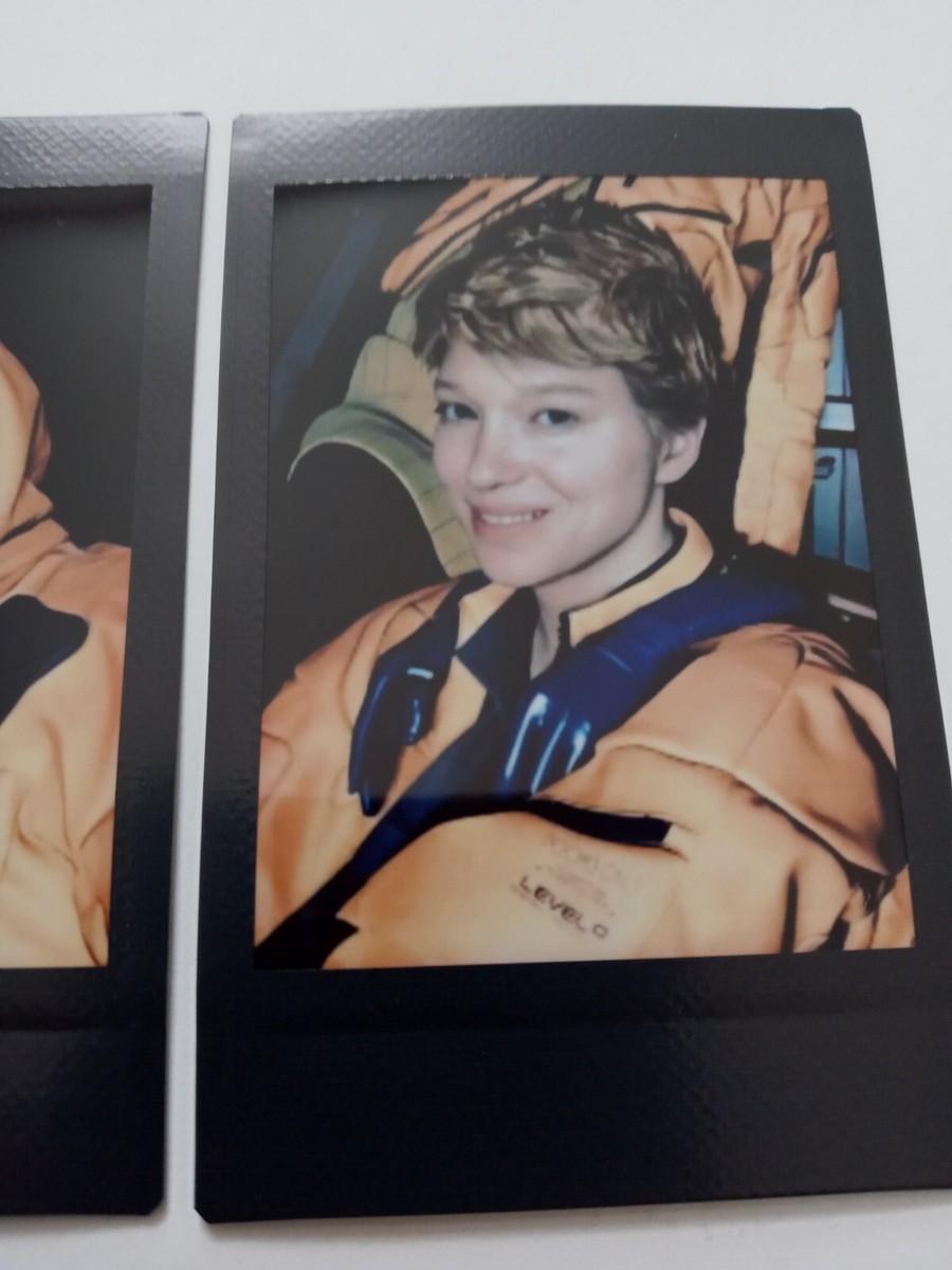Death Stranding 2 PS5 Portrait Art Japan Fujifilm Cards Rainy