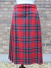 DEANS OF SCOTLAND Vtg Pleated Tartan Kilt Skirt XS S Plaid 100 Wool Red Green