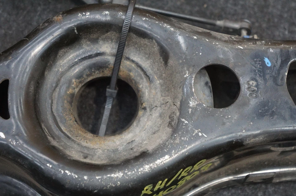 Conjunto de 4 Braços de Controle Inferiores Traseiros Direitos 22974128 Chevrolet Camaro Zl1 16-22 *Nota - Imagem 3 de 4