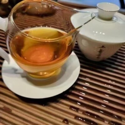易武正山 武夷山生茶 400g 易武正山 武夷山生茶 400g