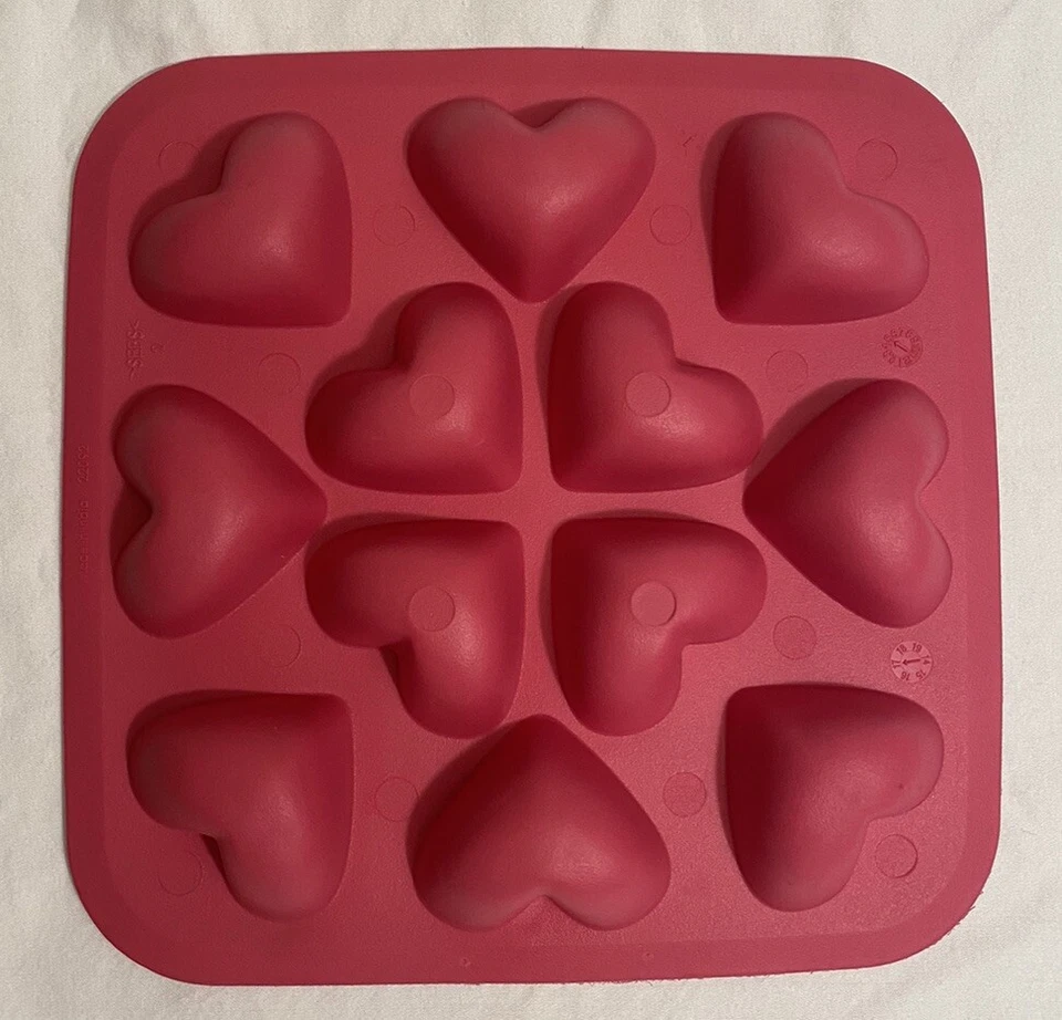 NEW Ikea Silicone Rubber Pink Heart Shape/Green Square Tray Mold 7 x 7 NEW - Image 3 of 4