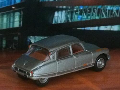 Citroën DS 1955 - 1975 Weathered Unrestored French Sedan in 1/64 Scale LE S9 - Picture 1 of 4