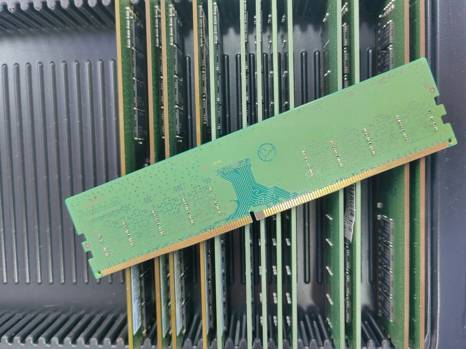 SAMSUNG 16GB DDR4 2666 Desktop DIMM RAM M378A2G43MX3-CTD for DELL HP Lenovo Acer - Image 2 of 2