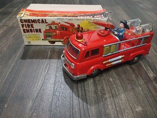 Vintage 1960s Japan Tin Battery Operated Chemical Fire Engine Truck W/ Box