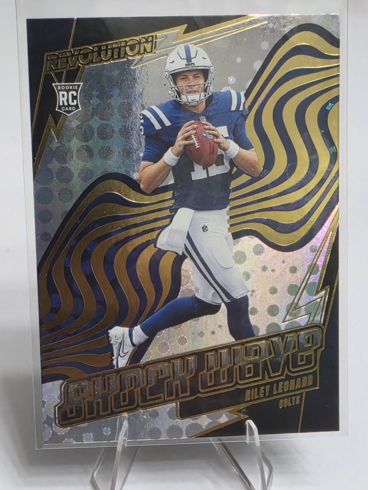 2025 Panini Revolution - Shockwave Riley Leonard #32 (RC)