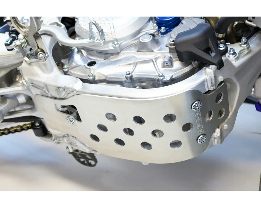 WORKS CONNECTION 10-278 MX Skid Plate Yamaha 24-25 YZ250F / 23-25 YZ450F - Image 3 of 3