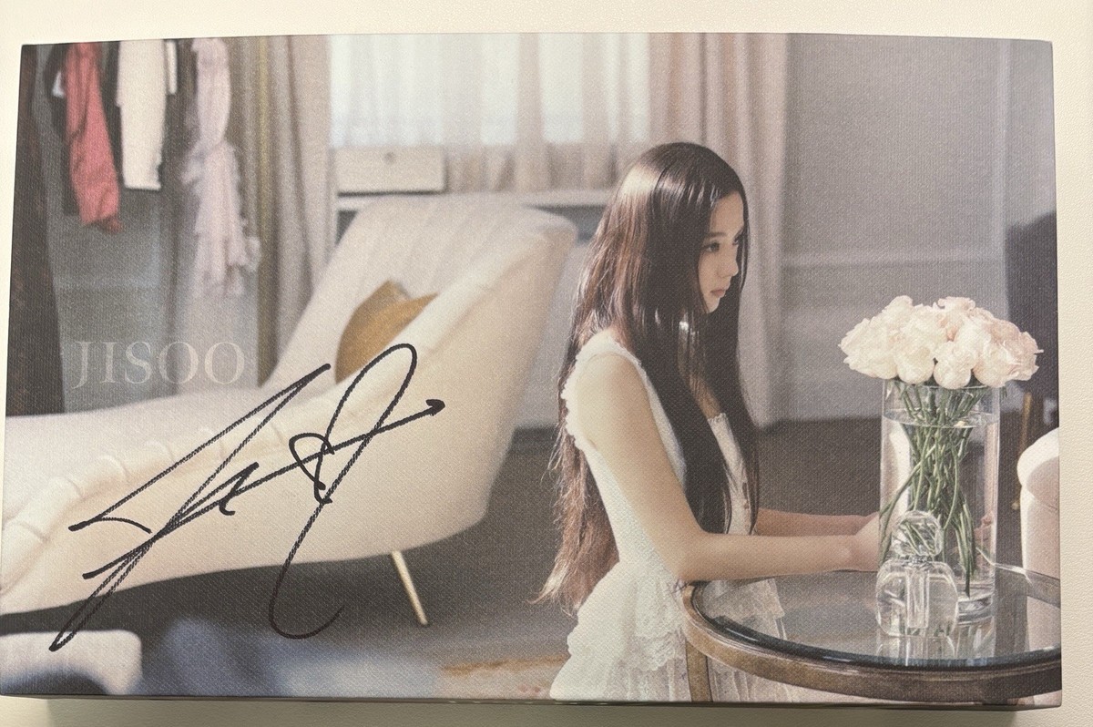 BLACKPINK JISOO [ME] Autographed Signed Album Special Edition