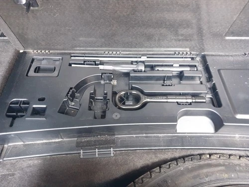 Audi A4 Avant Tool Kit for Jack Kit