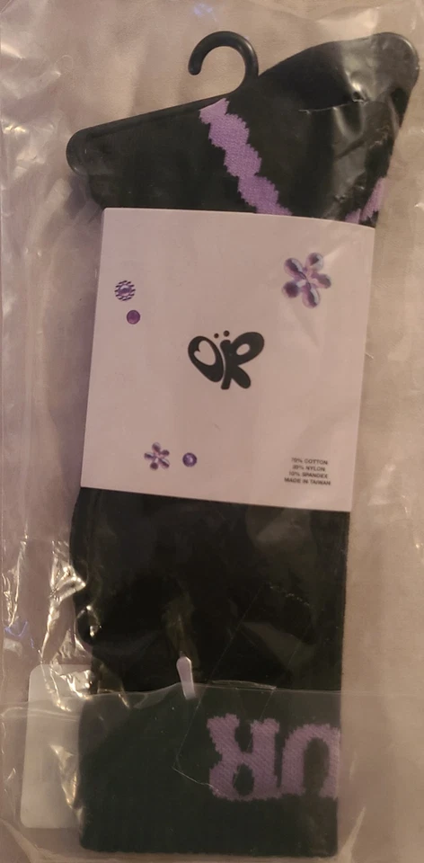 Calcetines negros Olivia Rodrigo Sour Tour Foto 3 de 3
