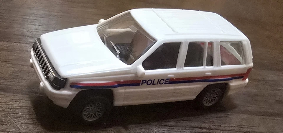 Jeep Cherokee Ho 2" Herpa Police escala 1:87 con luces de inserción rojas y azules SUV Foto 2 de 4