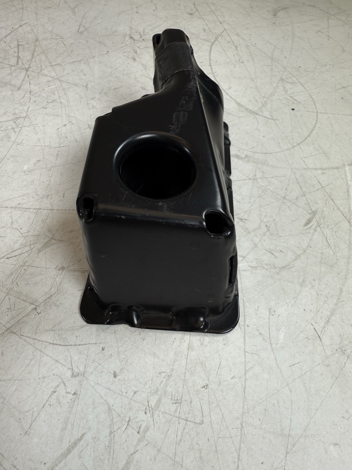 2014-2020 Maserati Ghibli M157 Front Right Passenger Support Bracket 75211 OEM