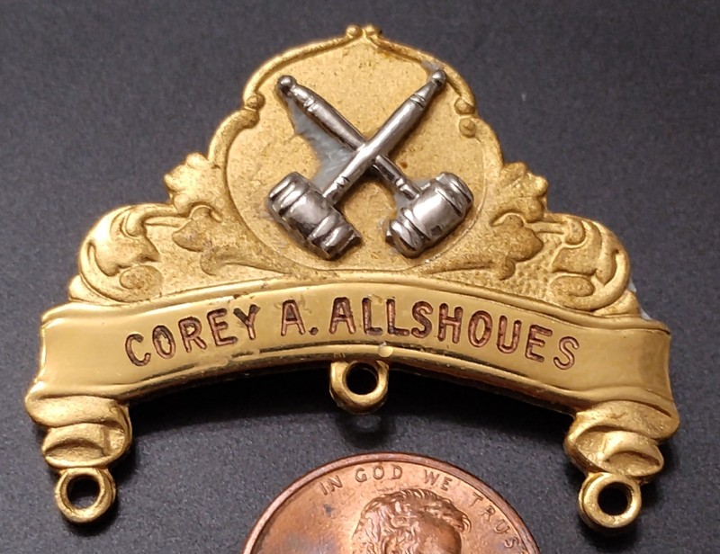 Vintage Court Official Medalion (Pin Back) showing 2 Gavels - Rare Item