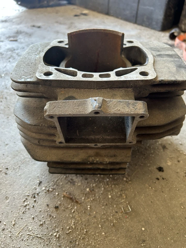 Honda CR500 1984 cilindro de diámetro estándar. 89 mm He estado en el estante durante 30 años Foto 3 de 4