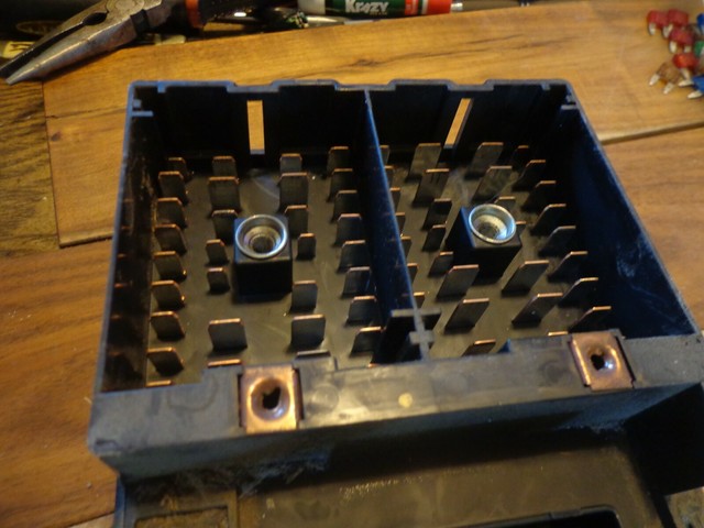 1997-1998 FORD F150 F250 UNDER DASH FUSE BOX F85B-14a067-BB | eBay