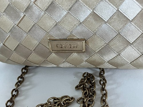 Review Australia Victoria clutch bag preowned with tags gold chain satin weave - Picture 12 of 21