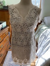Ann Taylor Ivory Floral Lace Sheath Dress 4P Petite Sleeveless V-Neck Lined