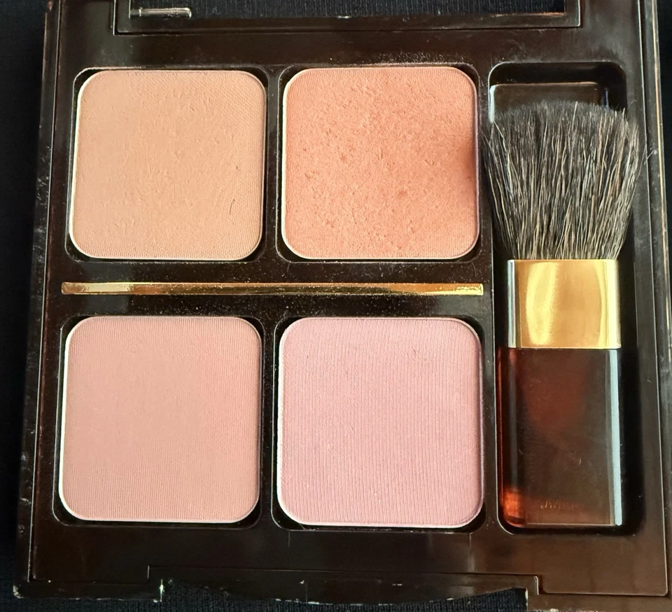 Estee Lauder Blush All Day Natural Cheek Quad Shades 16 01 20 23 Lid Broken Read - Image 2 of 4