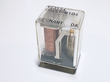 V23154-C0451-B104 Siemens Plug-in Cradle Relay 28VDC DPDT 2A 125VAC/150VDC 10Pin