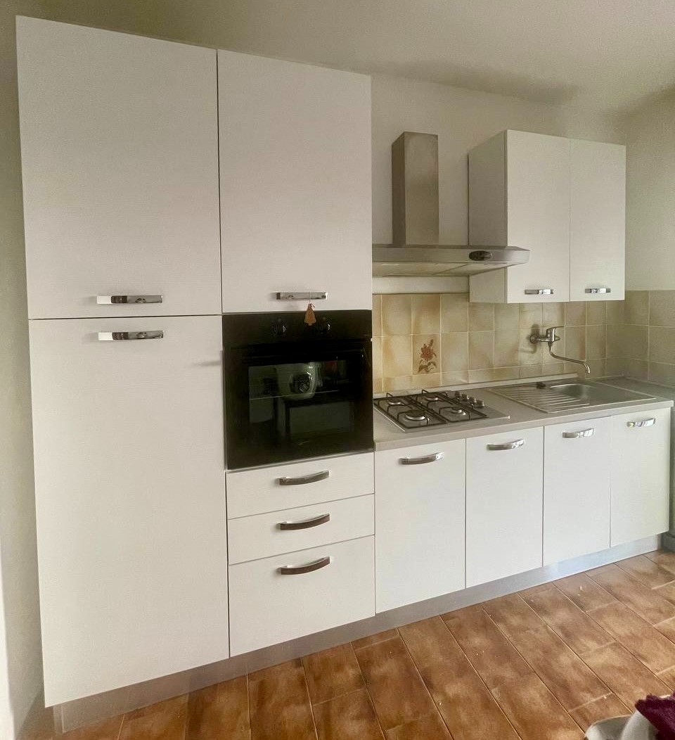 Cucina bianca completa in ottimo stato