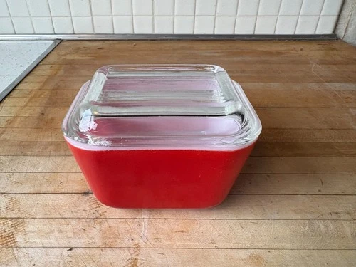 Vintage PYREX Bright Red Small Refrigerator Dish 501 B 1.5 Cups w/Lid 501 C