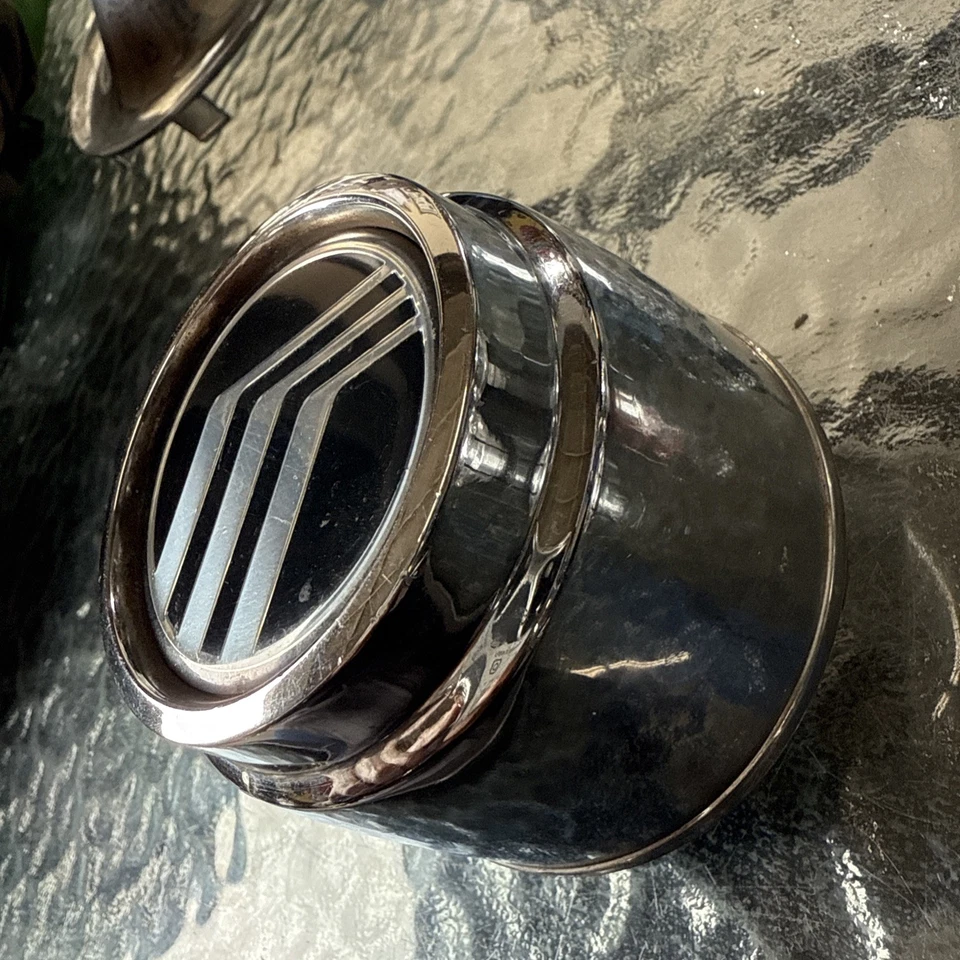 Mercury Grand Marquis中心帽。 F3AC-1A096 AA (1) 保修 & 延长技术支持 — 第 4/4 张图片