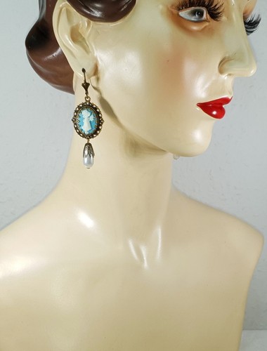 Zarte Gemme Cameo Vintage Antik Ohrringe Blau Türkis mit Perle CatBalouJewelry - Bild 4 von 17