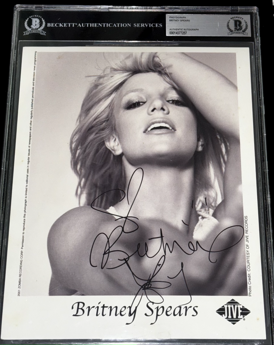 Signed Britney Spears Photo Autographed 8x10 w/Flower Sketch Heart