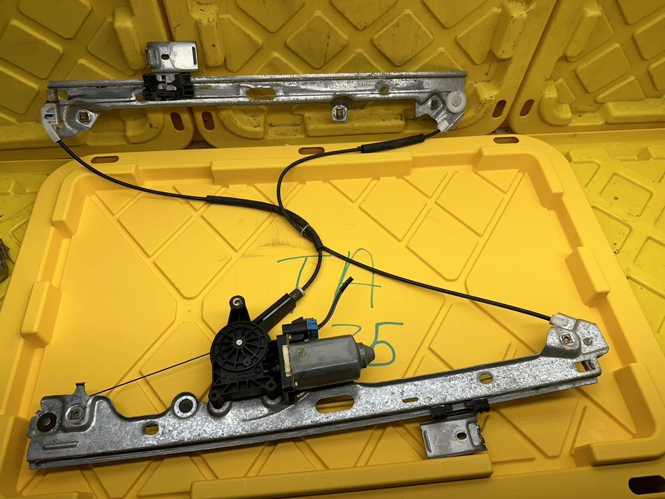 2004 Chevy Tahoe motor de janela/regulador passageiro dianteiro - Imagem 4 de 4