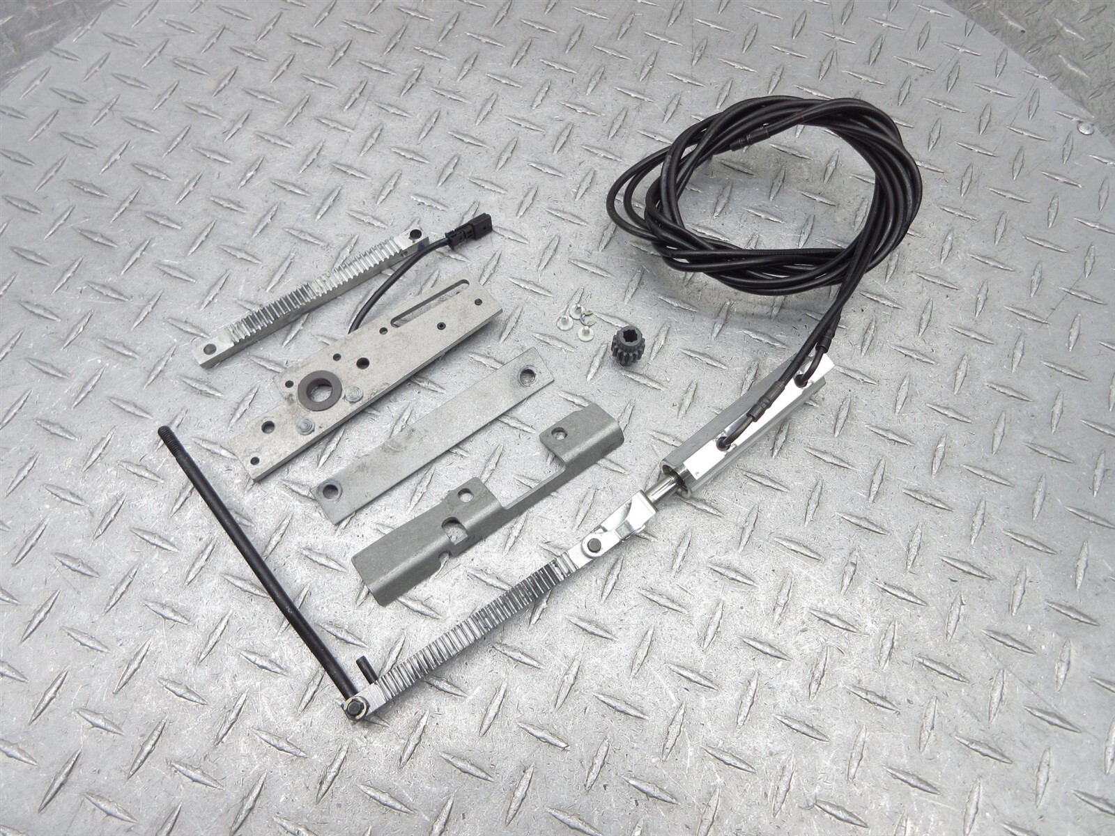 2008 Ferrari F430 Spider Roof Top Central Plate Column Lock Bracket Rack Lot
