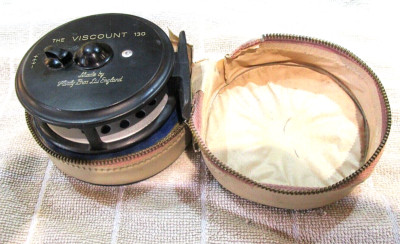 Eine Vintage HARDY The 'VISCOUNT 130' FLIEGENROLLE mit Hardy Pouch. voll funktionsfähig
