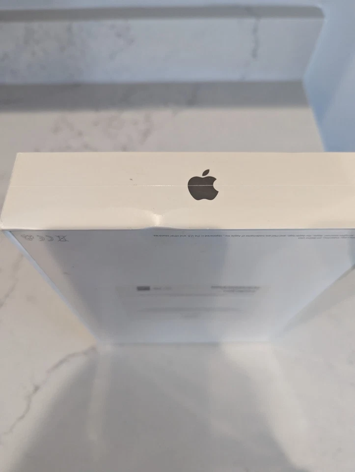 Apple iPad 5th Gen MP2F2LL/A (WiFi) 32GB Space Gray A1822 - Image 2 of 4