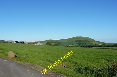 Foto 6x4 Branxton Farm und Largo Law Woodside\/NO4207 The 'Egg Box&c2015