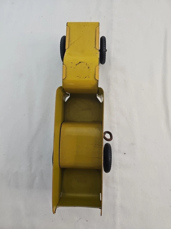 Camión vintage Tin Courtland Foto 3 de 4