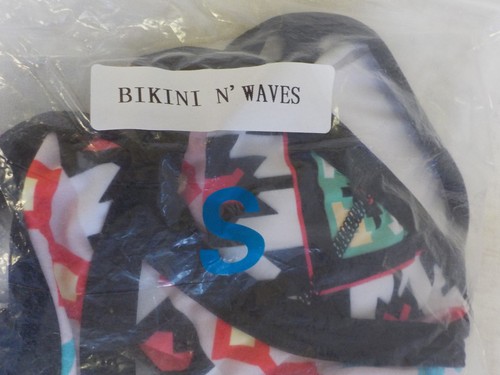 Bikini N' Waves Bikini Size S NIP Geometric Print Nylon Blend Lined Top Pads - Picture 2 of 12