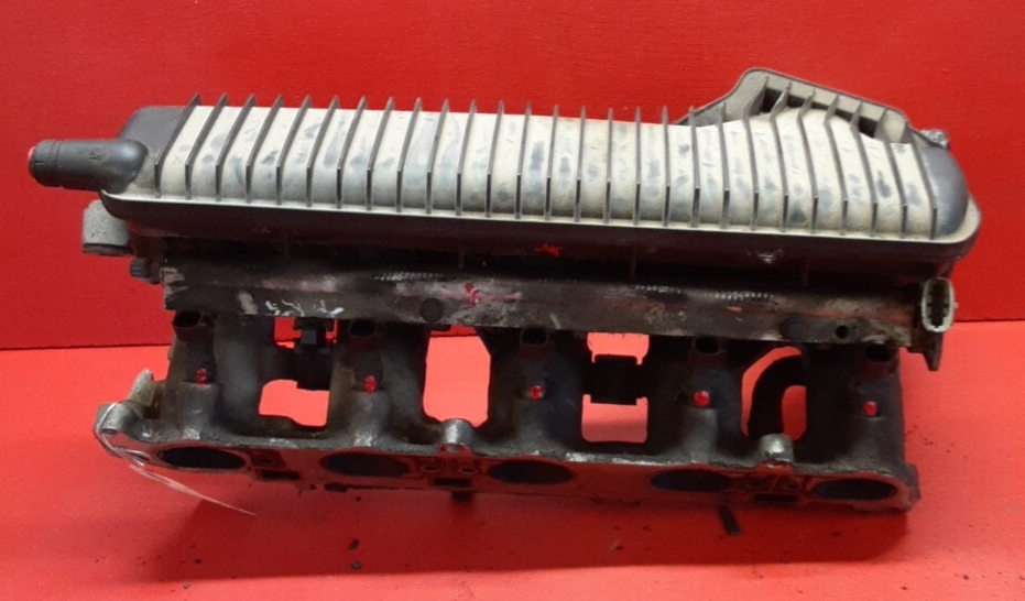 2005-2016 Volvo V50 2.5L Intake Manifold with Fuel Rail & Injectors 31338645