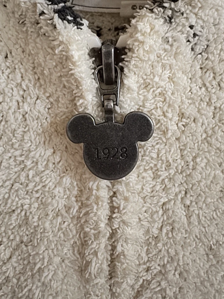 Bata con cremallera Barefoot Dreams x Disney CozyChic para niños mini ratón 4t-5t blanca y negra Foto 3 de 4