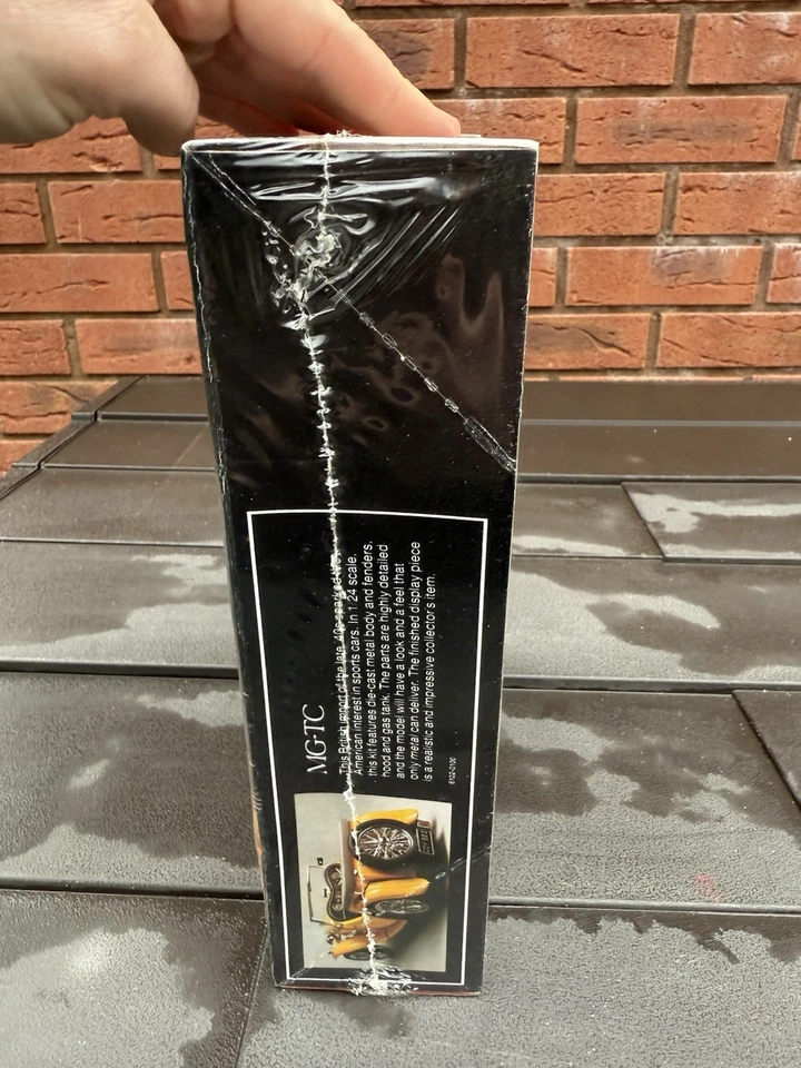 Kit Modelo Monogram MG TC Diecast Metal y Plástico 1:24 - SELLADO Foto 2 de 4