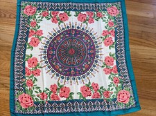 BEAUTIFUL UNBRANDED SILK SCARF TEAL WITH ROSES AND MEDALLION CENTER 30" X 30"