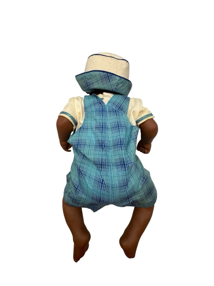 Muñeca bebé niño vintage afroamericana afroamericana de vinilo grande Danbury como nueva con mono Foto 4 de 4